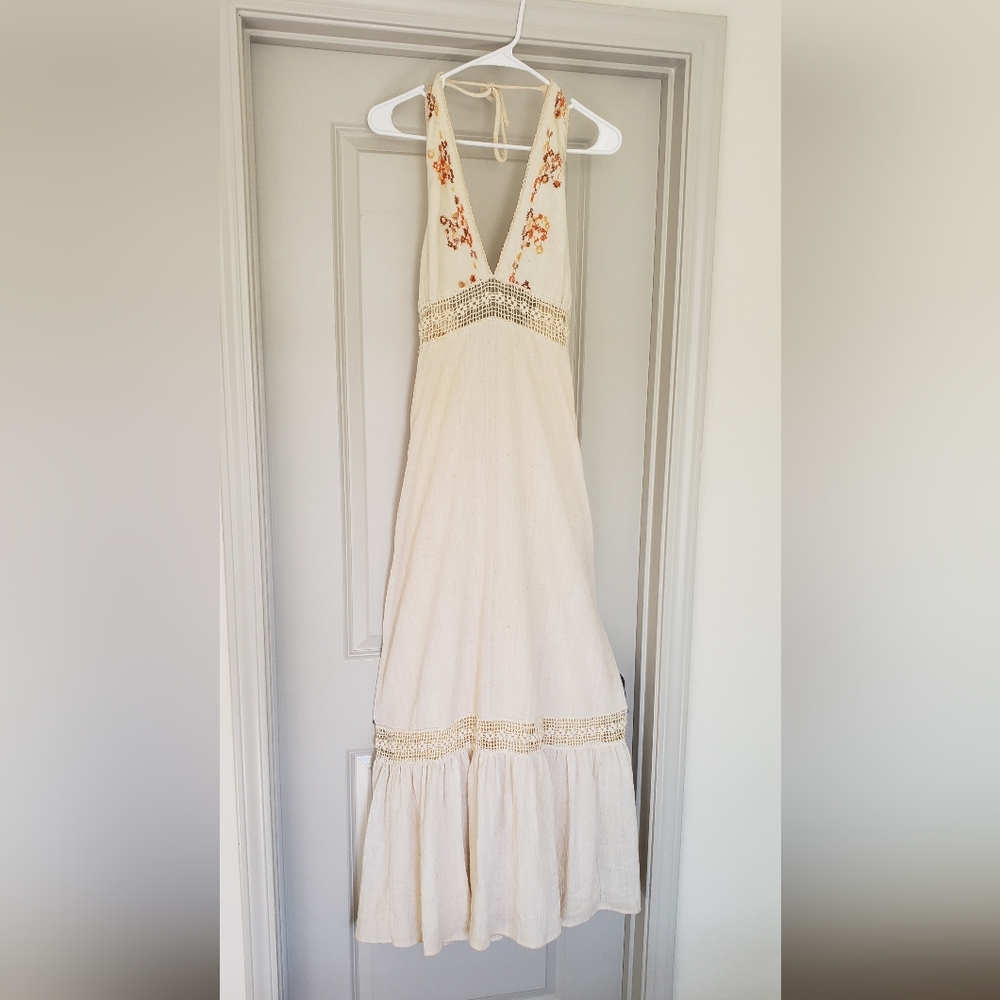 Elegant Cream Embroidered Maxi Dress - Picture 5 of 8